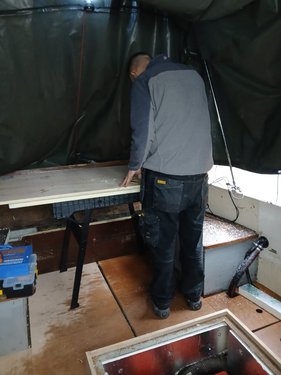 Crew working inside Jonge Jan