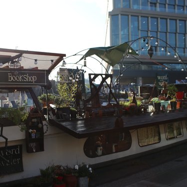 The King Cross Floating Bookshop