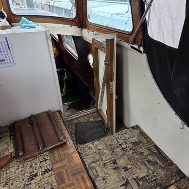 Jonge Jan old wooden floor