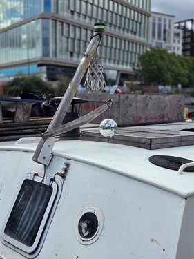 Jonge Jan exterior with disco ball on roof