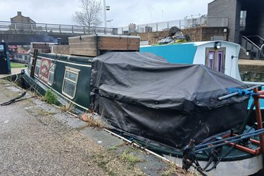 Bramble's bare behind